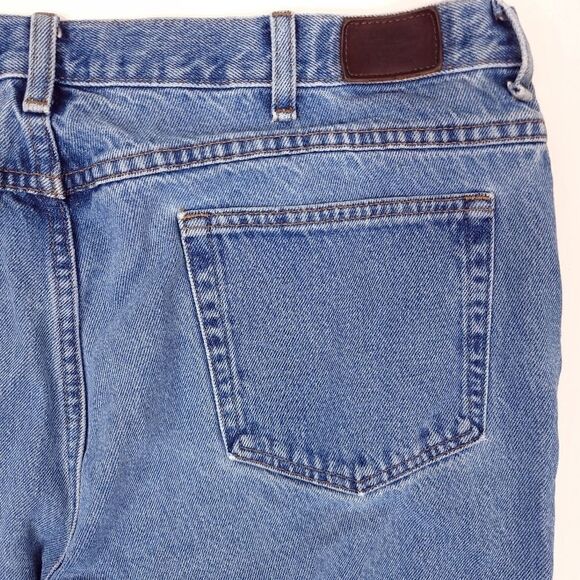 L.L. Bean Classic Fit Jeans Mens 42x30 Blue Light Wash Outdoors 12.5" Rise - Picture 7 of 7